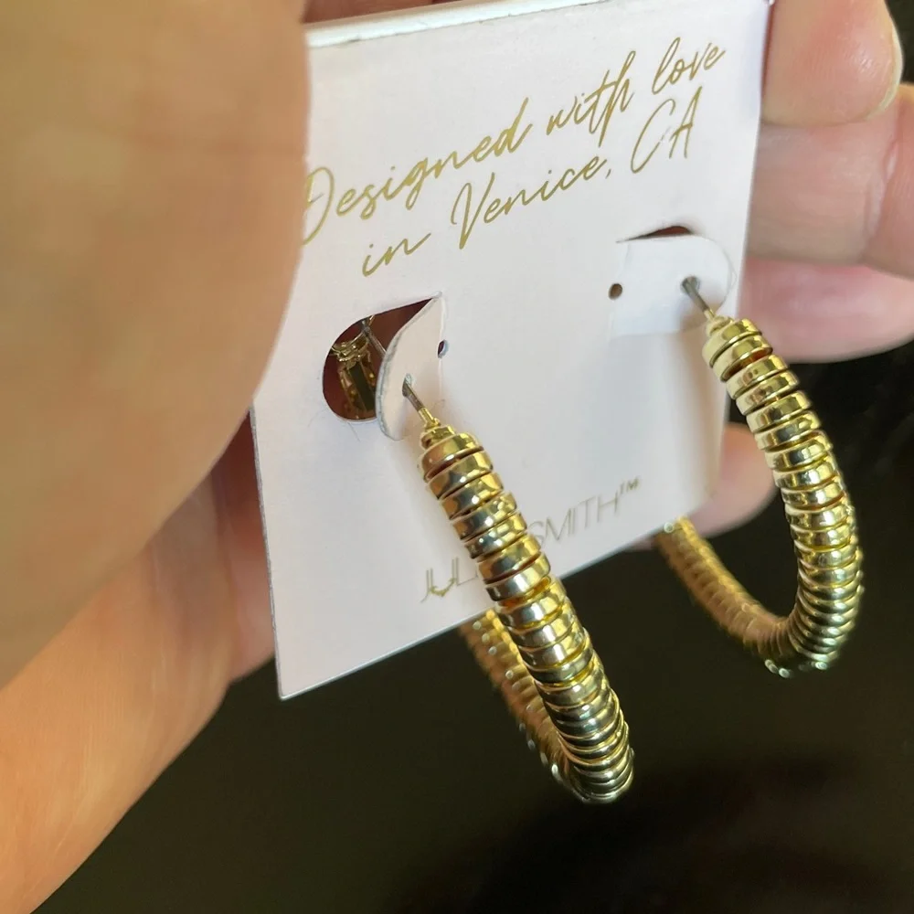 GOLD COIL HOOP EARRING by Jules Smith, NWT. - Picture 6 of 15